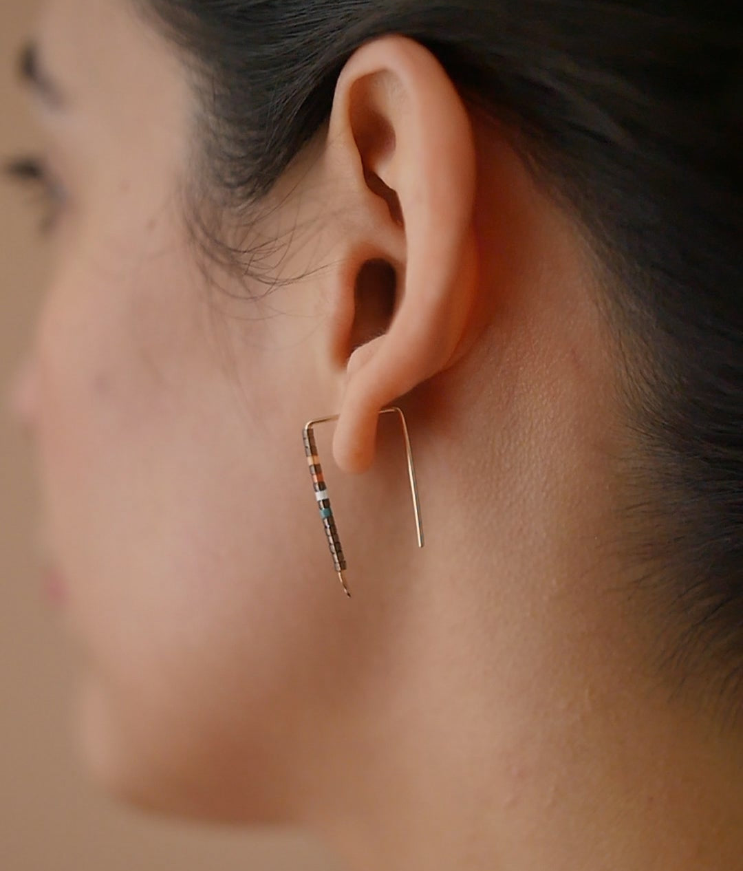Saskia - 14 KT Gold Bar Studs